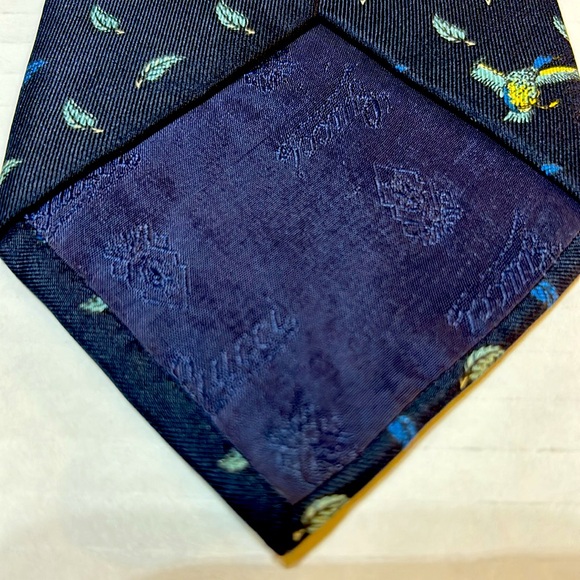 Vintage Gucci, silk necktie, ducks feathers, blue tan gray Italy - Picture 4 of 6